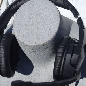 Hyper X Black Wireless Gaming Headphones